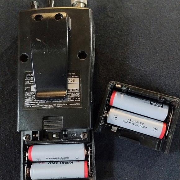 Radio Shack Scanner - Picture 2 of 7